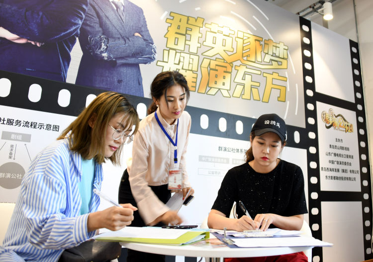 舞臺小角色背后的友情與群眾演員報名故事記